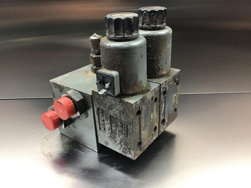 Liebherr Directional Control Valve - Used Liebherr parts at Grovema